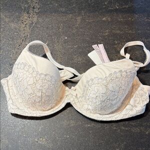 Victoria’s Secret Body By Victoria lined Demi Elegant Cream Lace Bra